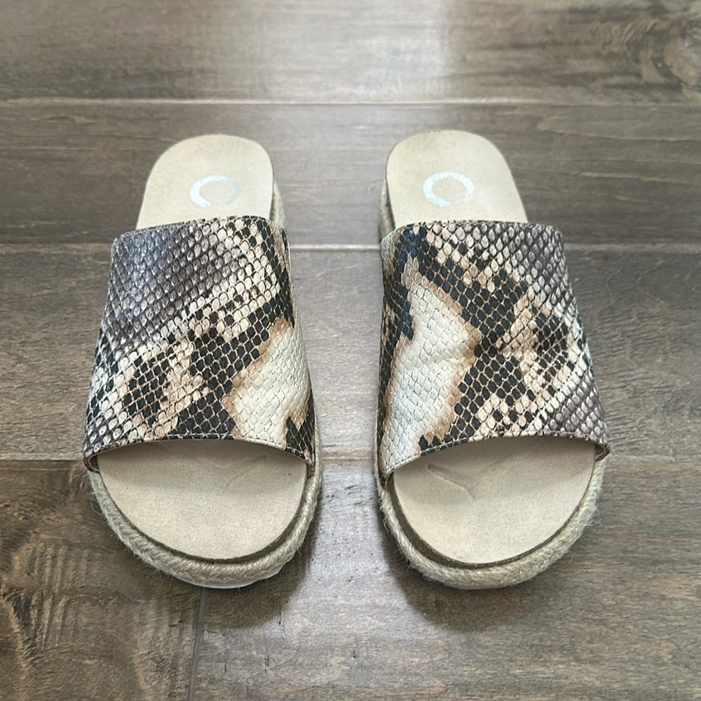 Snake slides with jute trim